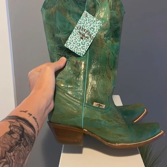 Vegabond Boot Co. The Kingman Turquoise Snip Toe Boot - Picture 16 of 17